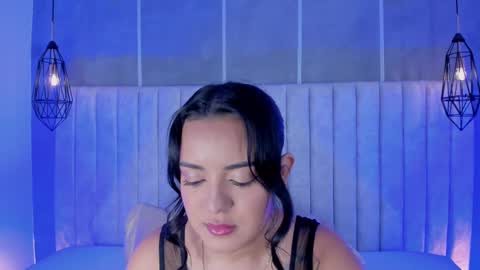 Snapshot of lea_gray chatting on 09-24-25, 06:44 online show from 09-24-25, 06:44