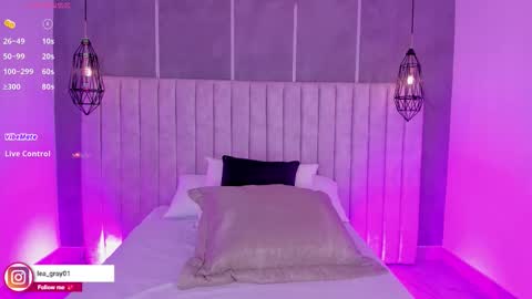 Snapshot of lea_gray chatting on 10-22-25, 07:02 online show from 10-22-25, 07:02