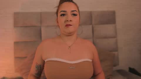 lea_walkerr online show from 06-19-26, 07:17