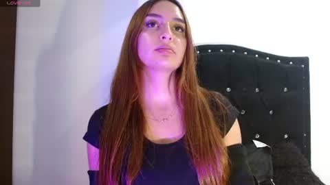 Snapshot of leah_moon11 chatting on 07-01-26, 12:01 leah_moon11 online show from 07-01-26, 12:01