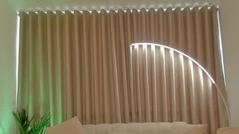 Snapshot of leahaltomm chatting on 09-19-25, 09:04 leahaltomm online show from 09-19-25, 09:04