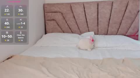 Snapshot of leahaltomm chatting on 11-10-25, 09:36 leahaltomm online show from 11-10-25, 09:36