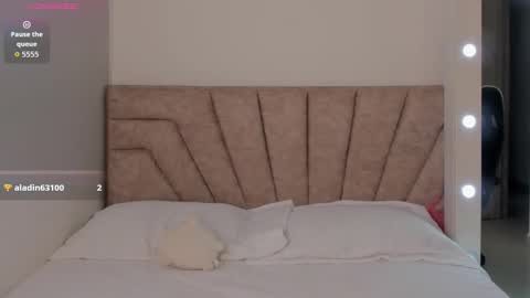 Snapshot of leahaltomm chatting on 11-11-25, 09:37 leahaltomm online show from 11-11-25, 09:37