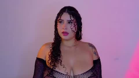 Snapshot of leahangel_ chatting on 07-15-26, 10:42 LEAH ANGEL online show from 07-15-26, 10:42