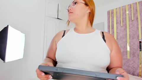 Leah  online show from 02-15-25, 09:26