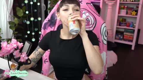 Leah online show from 10-09-25, 07:23