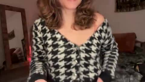 Leah Sparkles online show from 12-18-25, 02:50