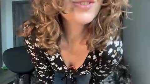 Leah Sparkles online show from 05-21-26, 03:41