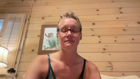 Lee online show from 10-04-25, 09:02