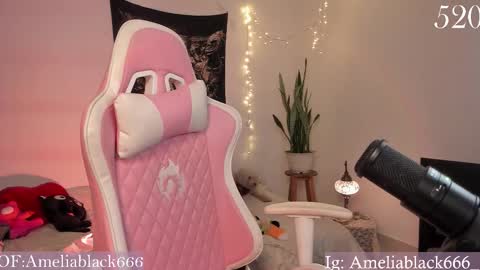  Amelia Black  OF AMELIABLACK666 I lost all my thumbs up help me to get 80 online show from 12-15-25, 10:30