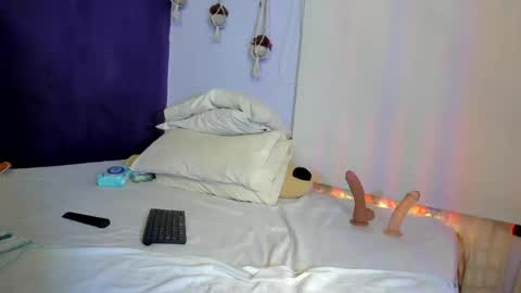 Hey Im Lea online show from 05-13-26, 04:26