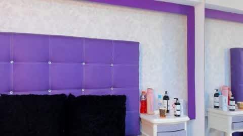 Snapshot of leamoreau__ chatting on 10-08-25, 12:25 leamoreau__ online show from 10-08-25, 12:25