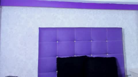 Snapshot of leamoreau__ chatting on 10-10-25, 12:15 leamoreau__ online show from 10-10-25, 12:15