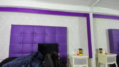 Snapshot of leamoreau__ chatting on 10-15-25, 12:05 leamoreau__ online show from 10-15-25, 12:05