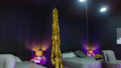 Leana online show from 12-10-24, 02:39