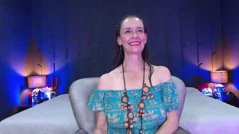 Leana online show from 12-14-24, 08:51