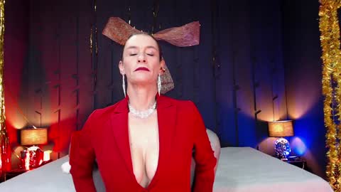 Leana online show from 12-24-24, 12:00