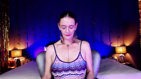 Leana online show from 12-30-24, 11:37