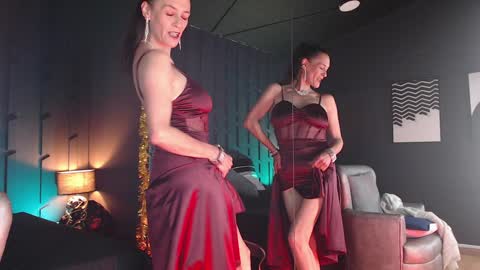 Leana online show from 12-31-24, 11:42