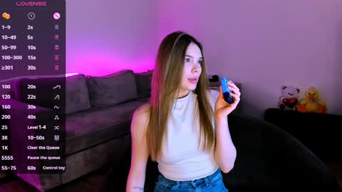 Snapshot of leanawill chatting on 03-19-26, 05:17 Leana online show from 03-19-26, 05:17