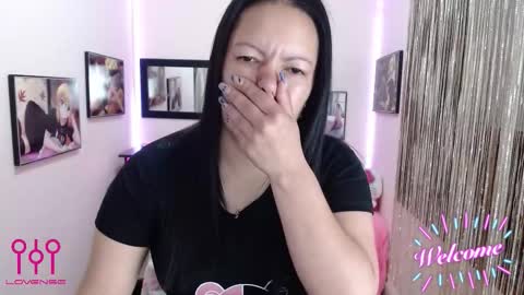 Leandra online show from 10-19-25, 01:56