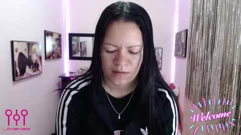 Leandra online show from 10-27-25, 01:48