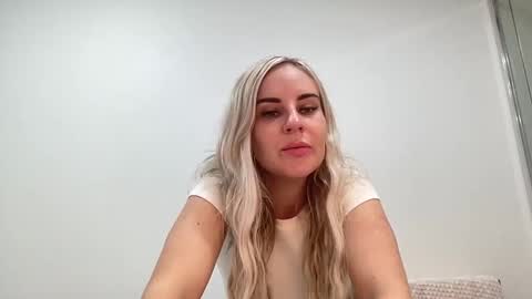 Snapshot of leannaxox chatting on 01-22-25, 03:31 Leanna online show from 01-22-25, 03:31