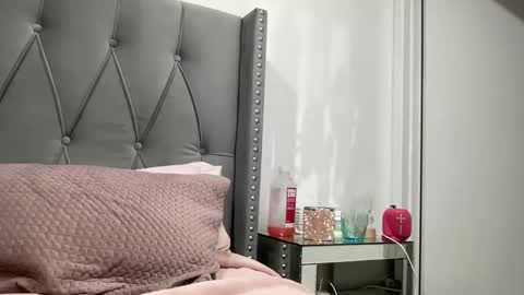 Snapshot of leannaxox chatting on 03-07-25, 01:29 Leanna online show from 03-07-25, 01:29