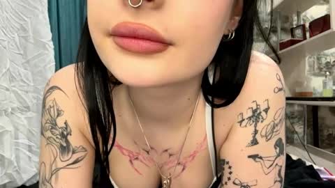 Kiki online show from 04-15-26, 07:58
