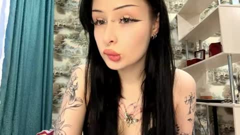 Kiki online show from 04-21-26, 04:34