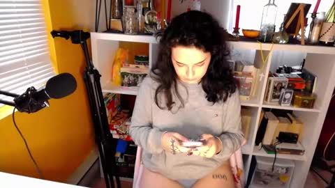 Snapshot of learaypie chatting on 03-08-25, 09:40 Lea Ray Pie online show from 03-08-25, 09:40