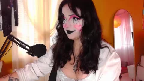 Snapshot of learaypie chatting on 10-16-25, 07:26 Lea Ray Pie online show from 10-16-25, 07:26