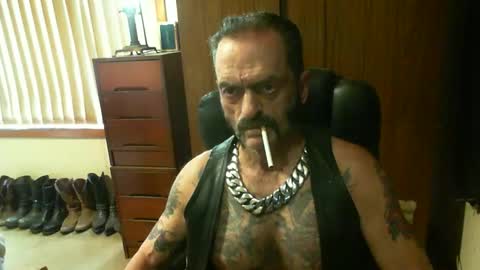 leathergreaser online show from 01-01-25, 01:26