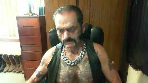 leathergreaser online show from 01-10-25, 02:04