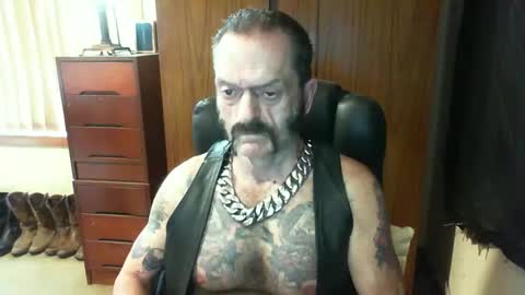 leathergreaser online show from 01-10-25, 05:58