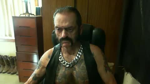 leathergreaser online show from 01-20-25, 06:10