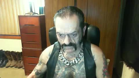 leathergreaser online show from 01-22-25, 06:52