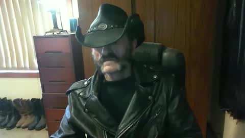 leathergreaser online show from 09-24-25, 01:09