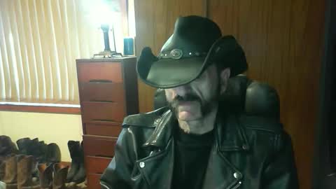 leathergreaser online show from 05-04-26, 09:11
