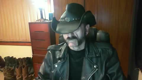 leathergreaser online show from 05-05-26, 06:49