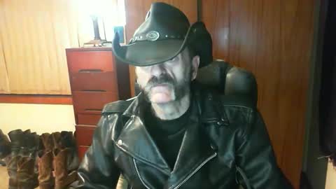 leathergreaser online show from 05-10-26, 02:11