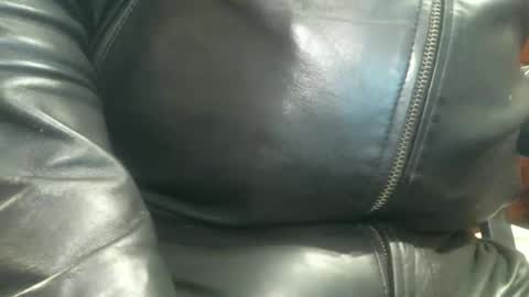 Leathermotocross online show from 11-18-25, 06:45