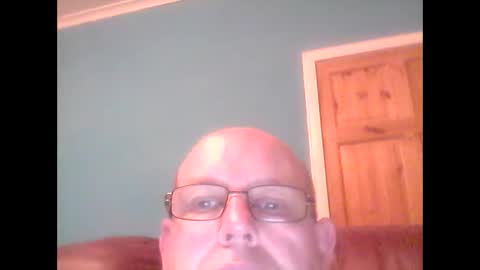 Snapshot of leatherpants68 chatting on 09-25-25, 08:34 leatherpants68 online show from 09-25-25, 08:34