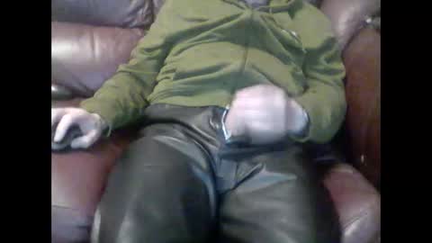 Snapshot of leatherpants68 chatting on 10-10-25, 10:42 leatherpants68 online show from 10-10-25, 10:42