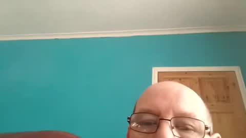 Snapshot of leatherpants68 chatting on 10-12-25, 08:57 leatherpants68 online show from 10-12-25, 08:57