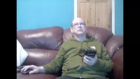Snapshot of leatherpants68 chatting on 10-13-25, 07:14 leatherpants68 online show from 10-13-25, 07:14