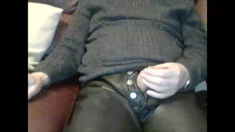 leatherpants68 online show from 12-01-25, 09:09