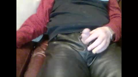 leatherpants68 online show from 03-20-26, 09:52
