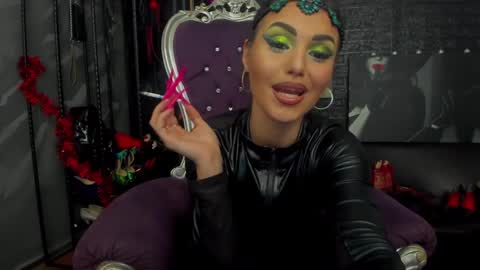 Lea online show from 01-13-25, 03:23