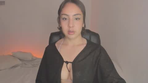 Snapshot of lebelledani chatting on 12-19-25, 03:35 Dani online show from 12-19-25, 03:35